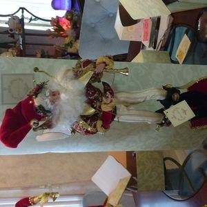 Mark Roberts Christmas Stocking Holder. (broken fingers)